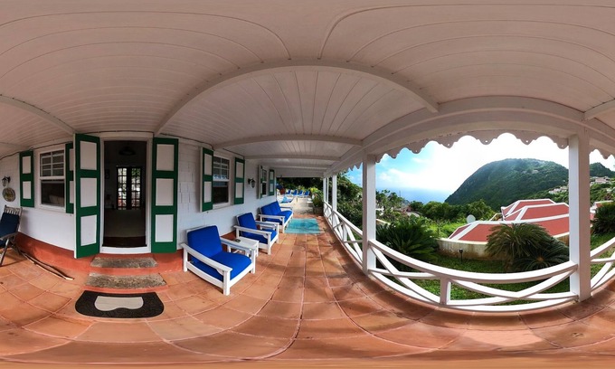 Windward Side Casa | Home a way from home in the Unspoiled queen of the Caribbean.