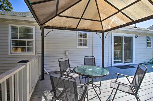 Whitemarsh Island Casa | Home about 7 Miles to Savannah Historic District!