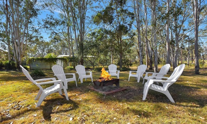 Lovedale Casa | Home Among the Gum Trees - Lovedale. Central to wineries and wedding venues