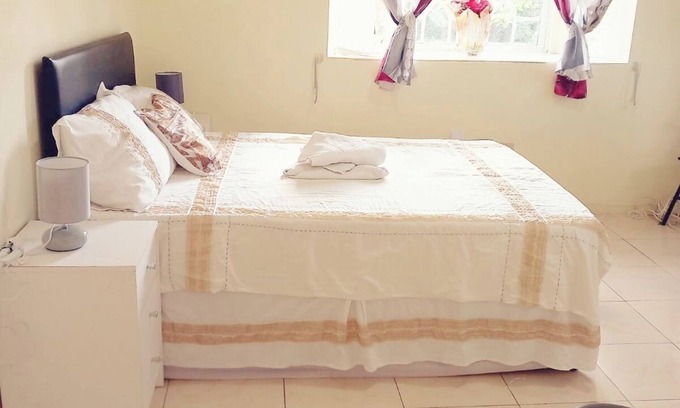 Spanish Town Apartamento | Home away from home - Jamaica 1 Bedroom self contained Apartment