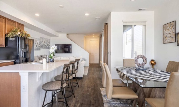 Commerce City Casa | Home away from home