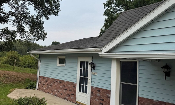 Darlington Casa | Home away from home right off the trail between Mineral Point and Darlington