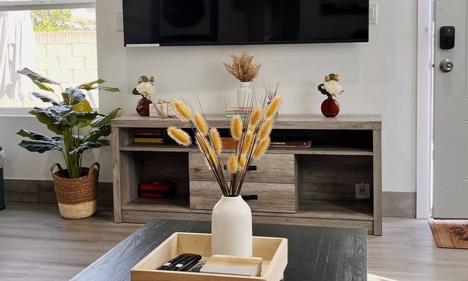Westminster Casa | Home Away from Home. 15' from Disneyland