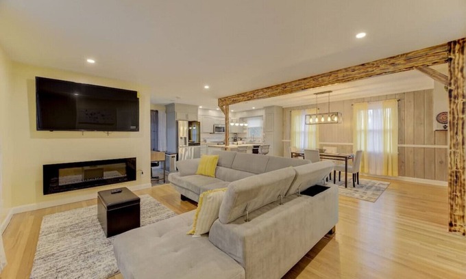 Eau Claire Casa | Home Away From Home - 3 BR in Columbia, SC