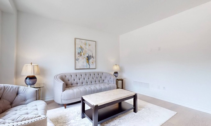 Oakville Casa | Home Away From Home