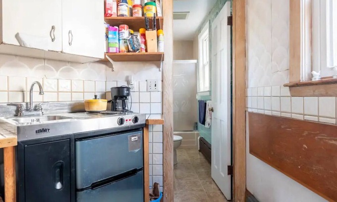 Brookline Casa | "Home Away from Home" is in a Victorian home in a beautiful, safe neighborhood
