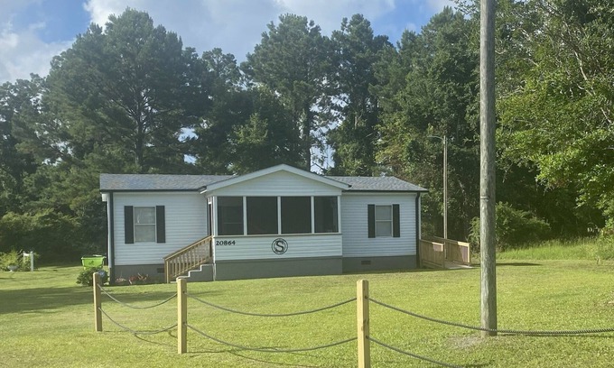 Hampstead Casa | Home Away From Home III - Just Minutes to the Beach
