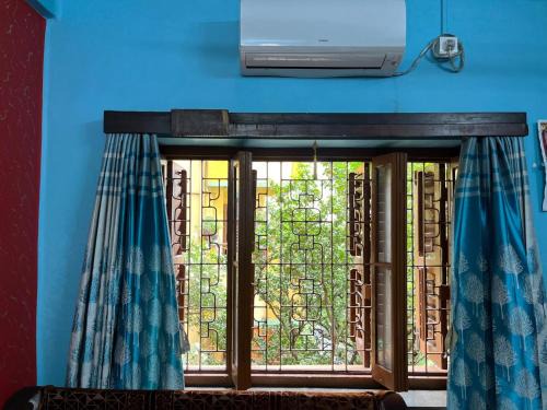 Kolkata Casa | Home away from Home in city with Garden View
