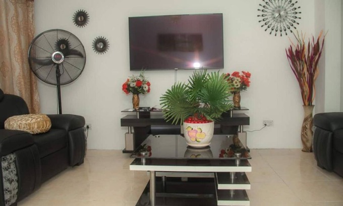 Alimosho Casa | Home Away from Home in Gowon Estate -07012849280