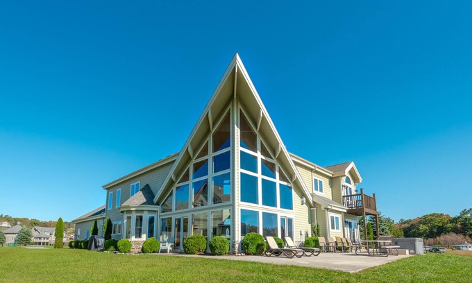 Waterfront Greens Casa | Hogar lejos del hogar: casa frente al lago / área de golf en Waterfront Greens