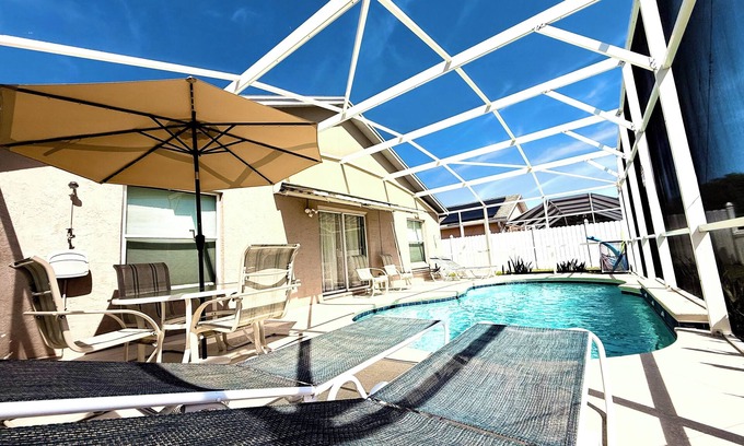 West Kissimmee Villa | Un hogar lejos de casa al lado de Disney. ¡Los pájaros de nieve son bienvenidos!