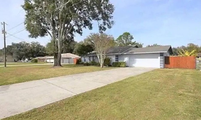 Auburndale Casa | Home away from home