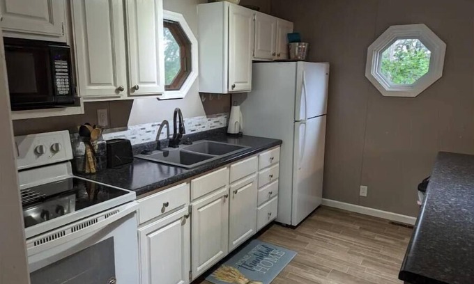 Biggsville Casa | Home Away From Home