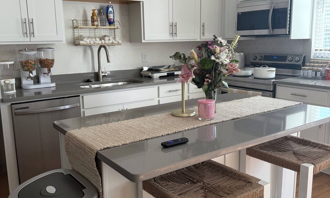 Cannondale Casa | Home away from Home. Charming 3-bedroom townhome in the heart of Chattanooga