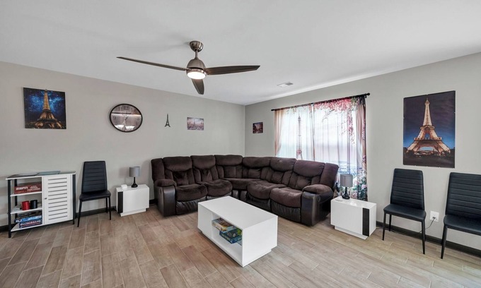Lexington Casa | Home away from Home