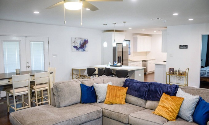 Gentilly Woods Casa | Home Away From Home 10 Mins from the French Quarter
