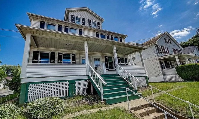 Washington Casa | Home Away From Home -- with pools, parks, hiking, fishing, and lakes nearby!