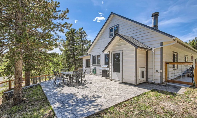 Black Hawk Casa | Home Base for 6 guests at the top of Golden Gate State Park