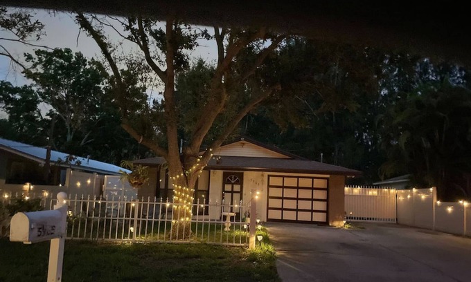 West Lealman Casa | Home Close to Saint Pete Pier Quiet Spacious