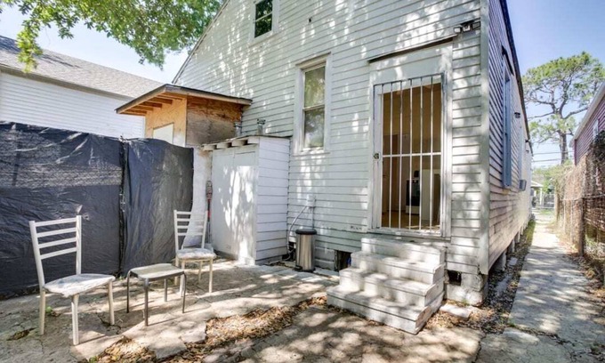 Fairgrounds Casa | Home in a quiet neighborhood with easy access to the heart & culture of NOLA!