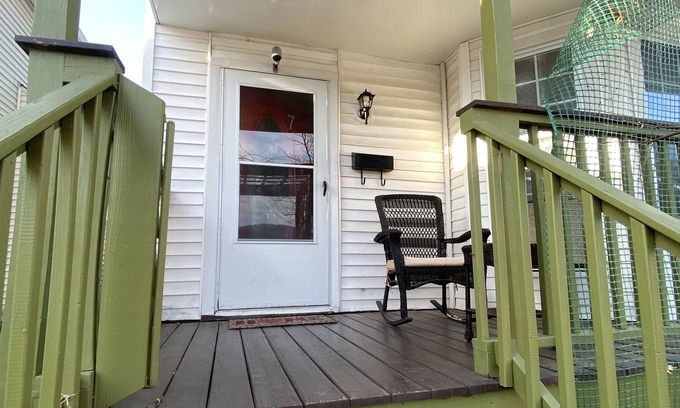 Beacon Casa | Home in Beacon- Walk to Main!