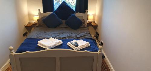 Sutton-in-Craven Casa | Home in Glusburn with hot tub