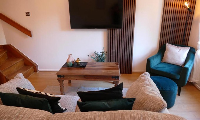Hanham Casa | Home in Longwell Green