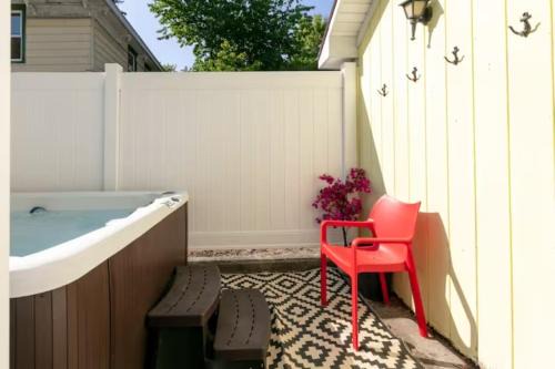 Watkins Glen Casa | Home In The Heart Of Watkins Glen With Hot Tub And Game Rm