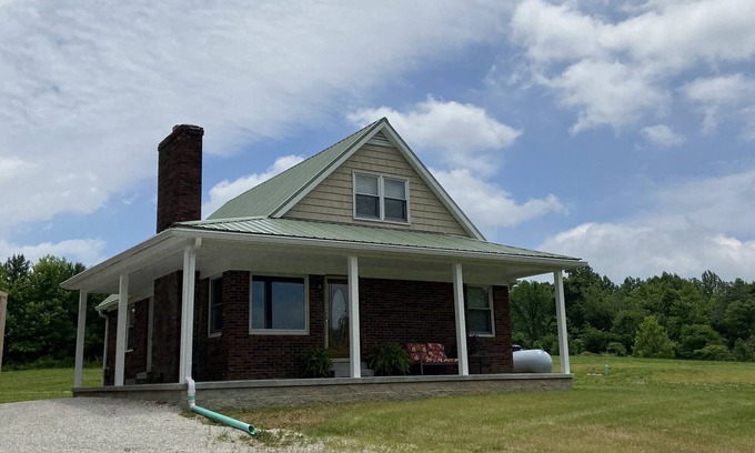 Leopold Cabina | Home in the Hoosier National Forest. Close to Holiday World