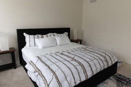 Watertown Casa | Home in Waterdown