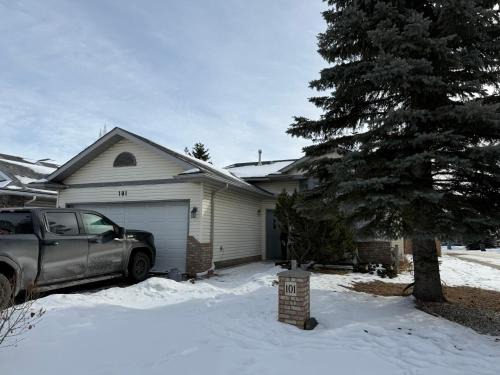Citadel Casa | Home Inn Calgary Country Hills