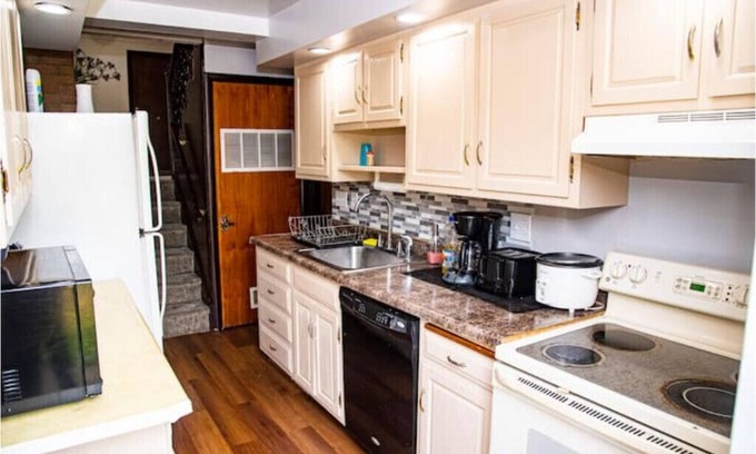 Rockford Casa | Home, not a hotel; personal, not corporate management.