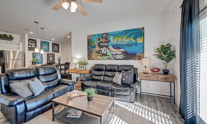 Jacksonville Apartamento | ⭐HOME OF THE JAGUARS⭐private patio, w/POOL Near Downtown, NAS & Shopping