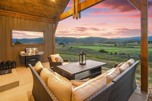 Grand Elk Ranch Casa | Home on Golf Course with Hot Tub, Near Grand Lake