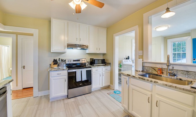 Christchurch Casa | Home on Locklies Creek w/ Boat Dock & Lift!