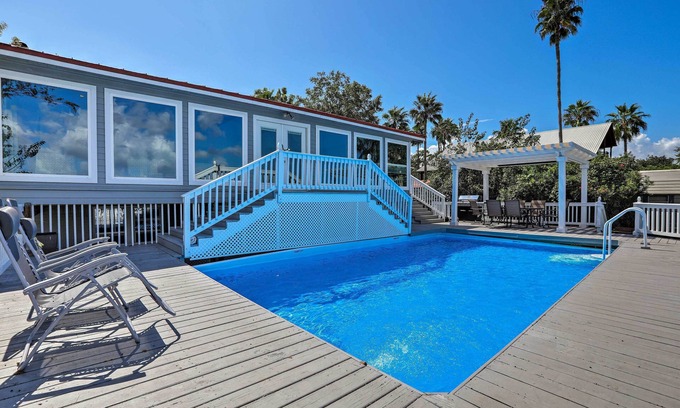Barrett Casa | ¡NUEVO! Inicio w / Deck & Dock en el río San Jacinto!