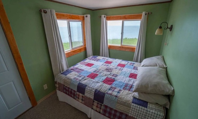 Kelleys Island Casa | Home on the shore. 2 person Studio amazing view