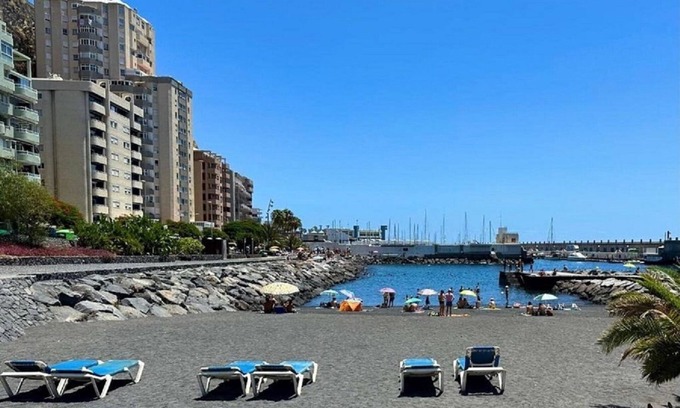 Almaraz Condominio | Home Radazul sea View apartament & wifi Free