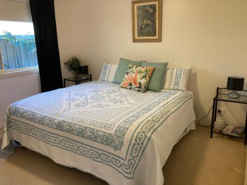 Swan Hill Casa | HOME STAY on HIGH King Bed - Private Home with Private Bathroom