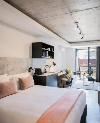 Sea Point Hotel | Home Suite Hotels Station House
