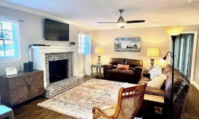 Greer Casa | Home Sweet Greer near Airport BMW & Downtown