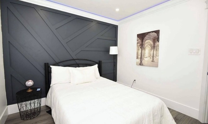 Brampton Casa | Home Sweet Home + Free Parking & WiFi