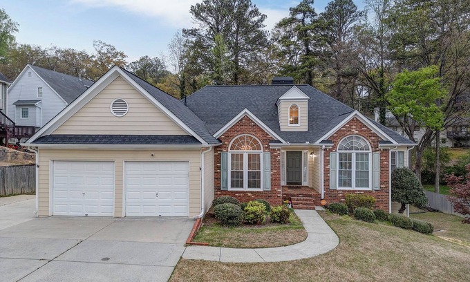 Rome Casa | Home sweet Rome, close to downtown and Berry college.