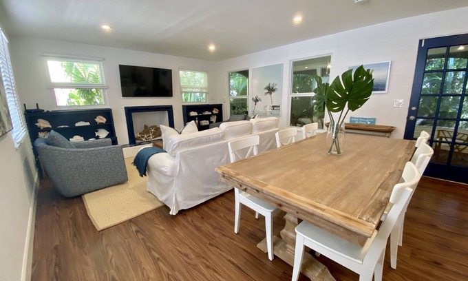 West Palm Beach Casa | Home w/bikes steps away from Intracoastal & Downtown