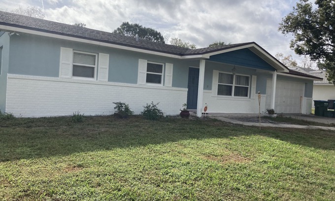 Deltona Lakes Casa | Home w/ golf course access & nature trails!