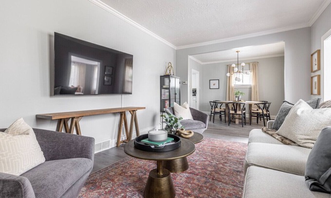 Parma Casa | Home w/ Hot-Tub and In-Unit Laundry