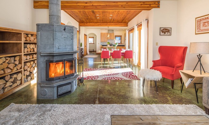 Bozeman Casa | Home w/river access & stunning views of the mountains in Gallatin Gateway - Le Ciel