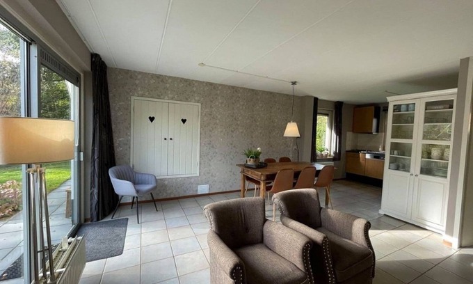 Sint Nicolaasga Casa | Espaciosa casa con jardín cerca de Langweerder Wielen