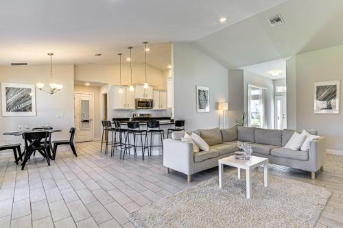 South Gulf Cove Apartamento | Home with Grill 13 Mi to Boca Grande!