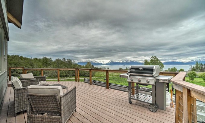 Kachemak Casa | Home with Kachemak Bay View - 5 Miles to Downtown!